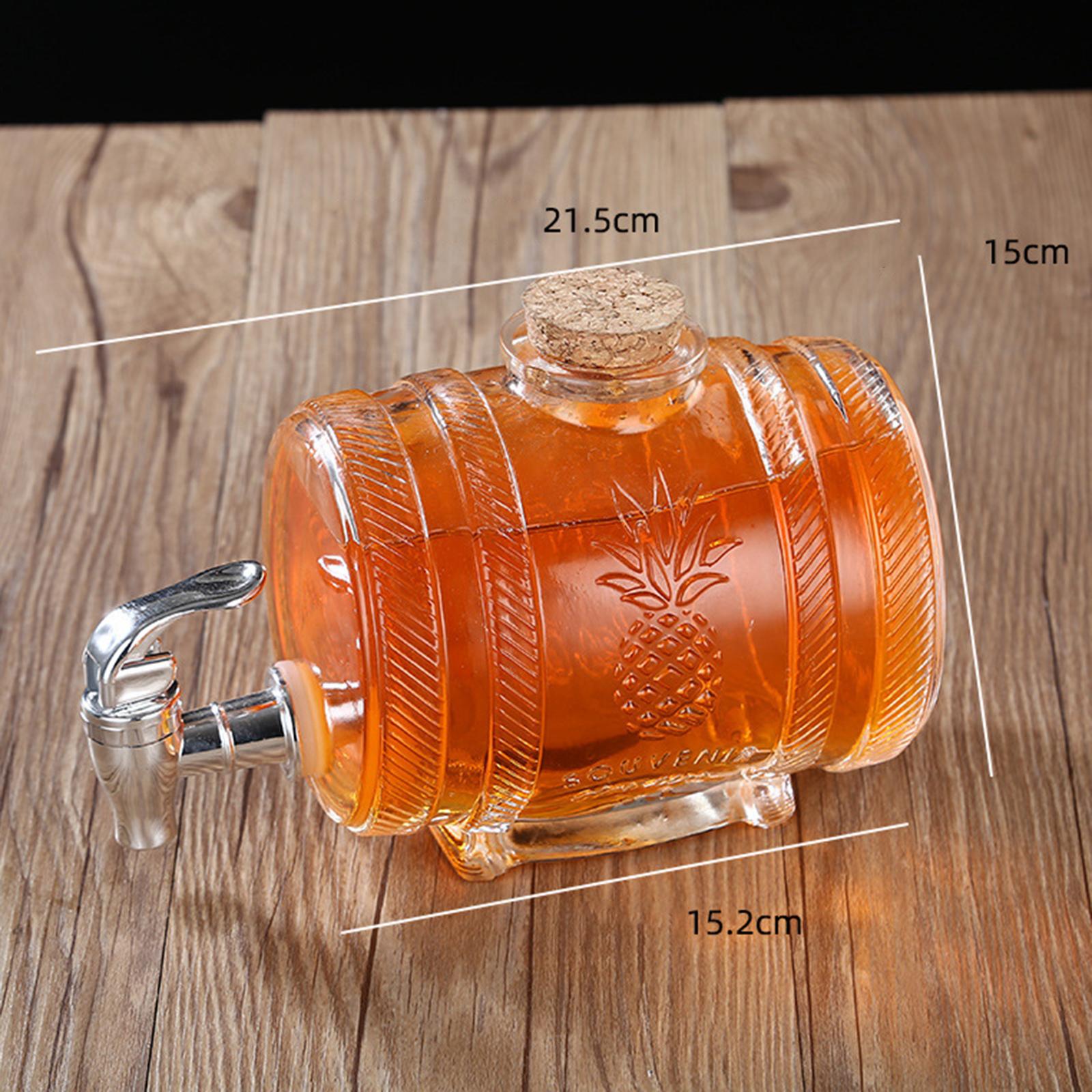 موزع زجاجي فاخر بغطاء من الفلي - مراجعة Wine Beer And Spirits وسعره