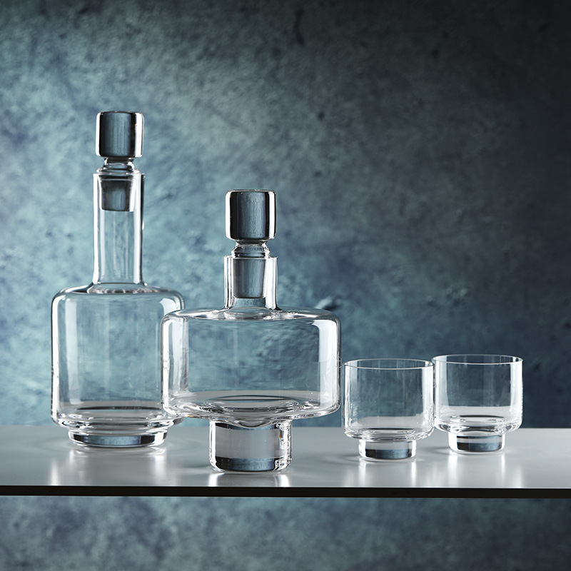 طقم تقديم الويسكي الحديث والمي - مراجعة Decanter Aerator Set وسعره